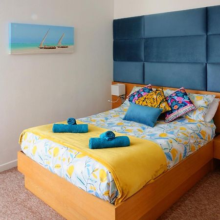 A Beautiful Apartment With Stunning Sea Views & Private Balcony Bournemouth Eksteriør bilde