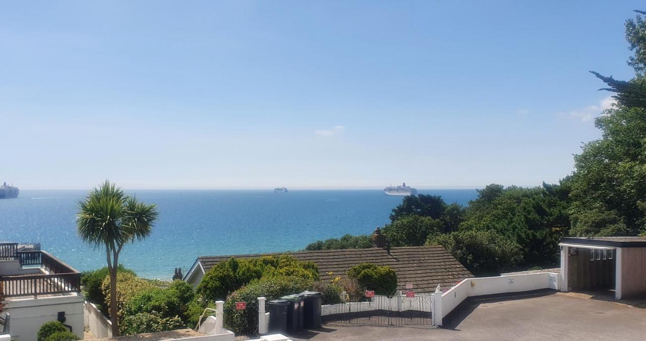 A Beautiful Apartment With Stunning Sea Views & Private Balcony Bournemouth Eksteriør bilde